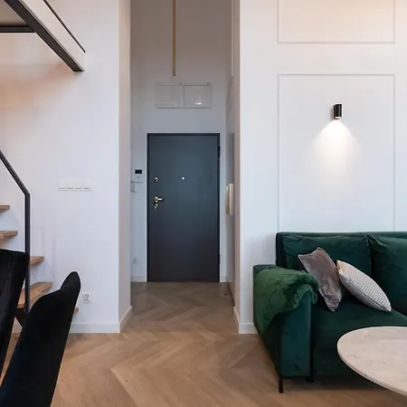Bright Loft With River View - Old Town - Апартаменти *