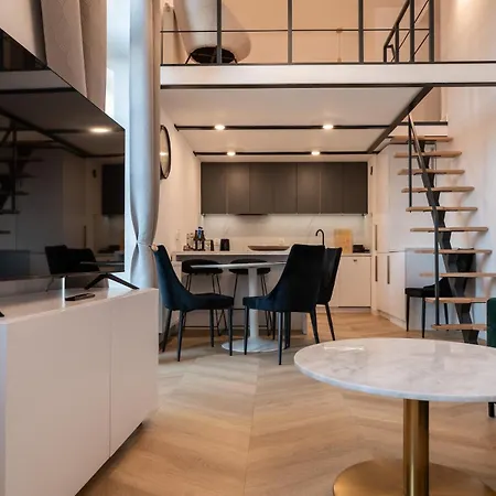 Bright Loft With River View - Old Town - Апартаменти *