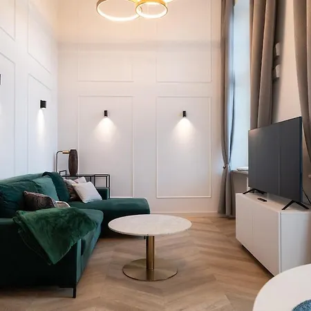 Bright Loft With River View - Old Town - Апартаменти