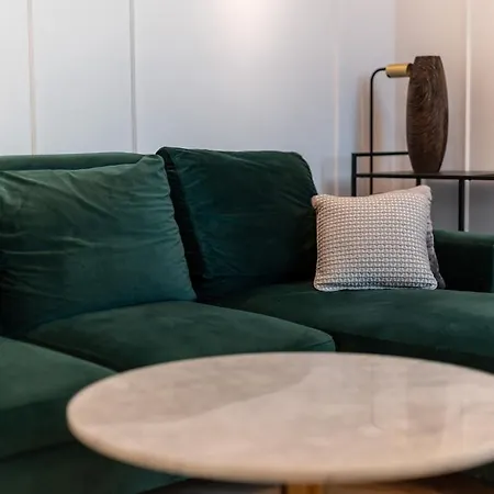 Апартаменти Bright Loft With River View - Old Town - *