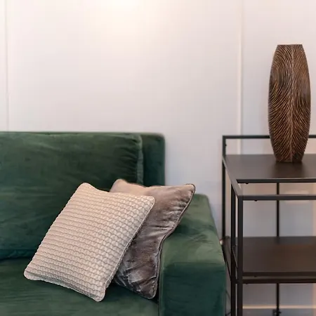 Bright Loft With River View - Old Town - Апартаменти