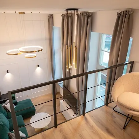 Bright Loft With River View - Old Town - Апартаменти