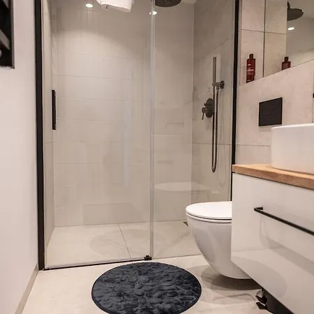 Апартаменти Bright Loft With River View - Old Town - *