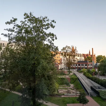 Bright Loft With River View - Old Town Apartment *